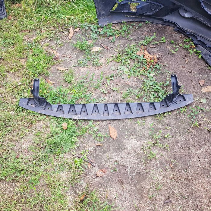 wzmocnienie zderzaka przód VW Golf 5