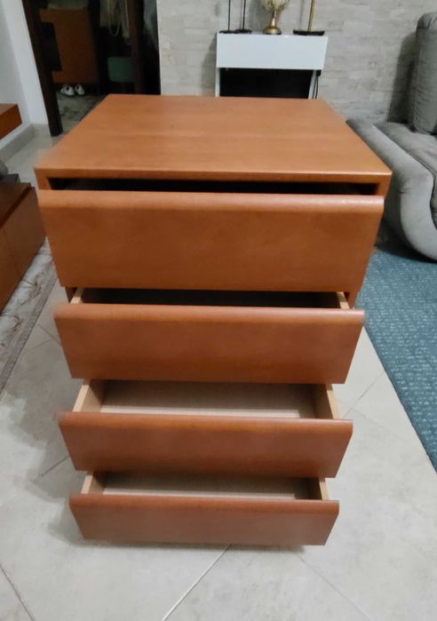 Cómoda 4 gavetas