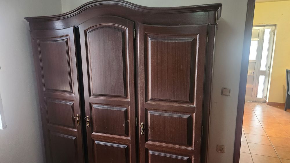 Quarto completo  em madeira