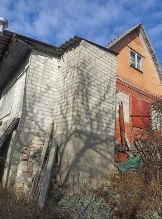 У продажу дача у Високому.