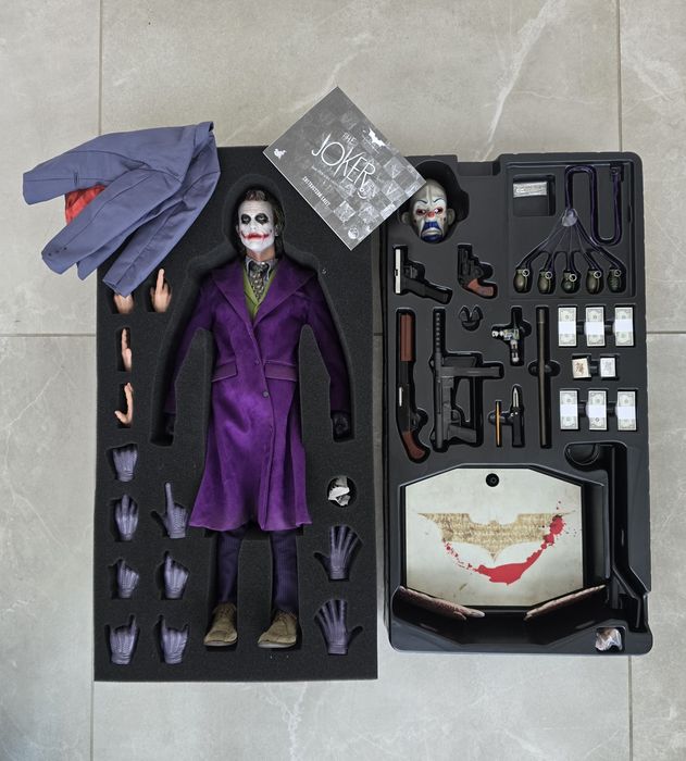 Колекційна фігурка Hot Toys: Joker 1/4: 15 999 грн