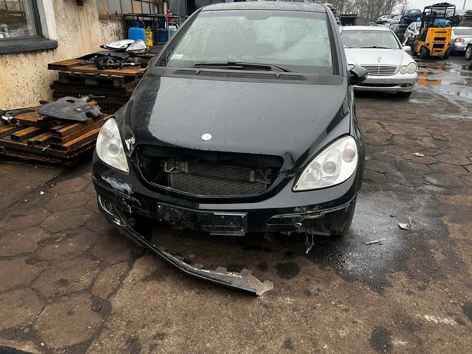 mercedes B180 na części