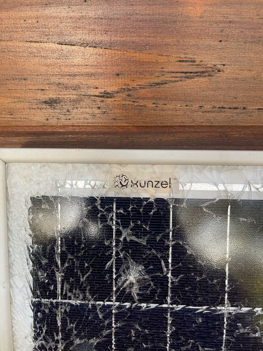 Painel Solar Xunzel 120W - Vidro rachado