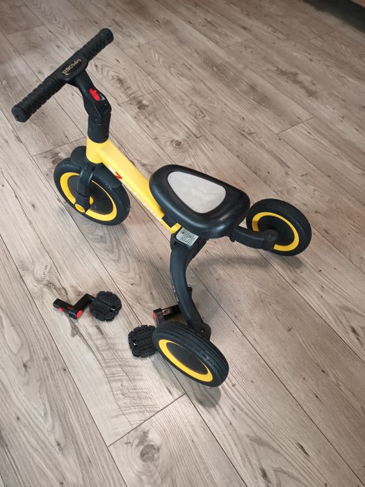 Rowerek biegowy z pedałami