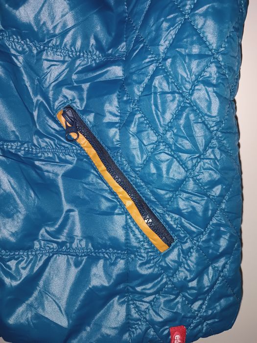 Яскрава жилетка Esprit edc
