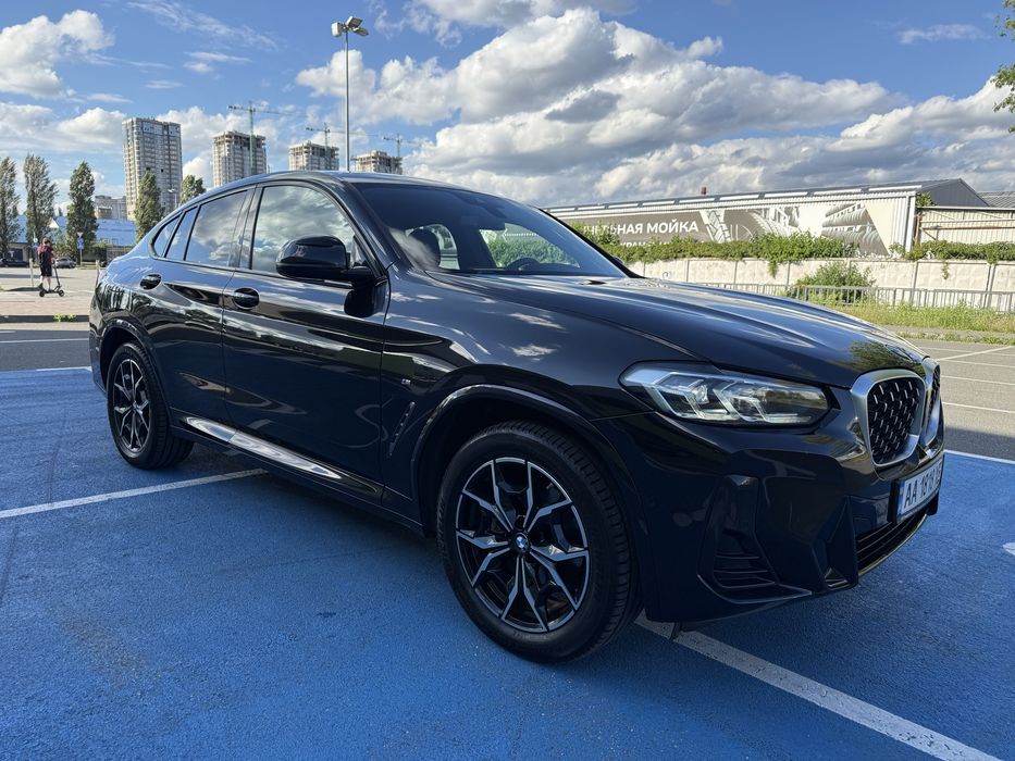 Офіційний BMW X4 2022
