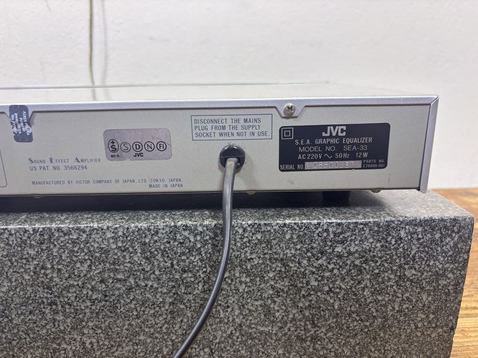 Korektor graficzny equalizer JVC SEA 33