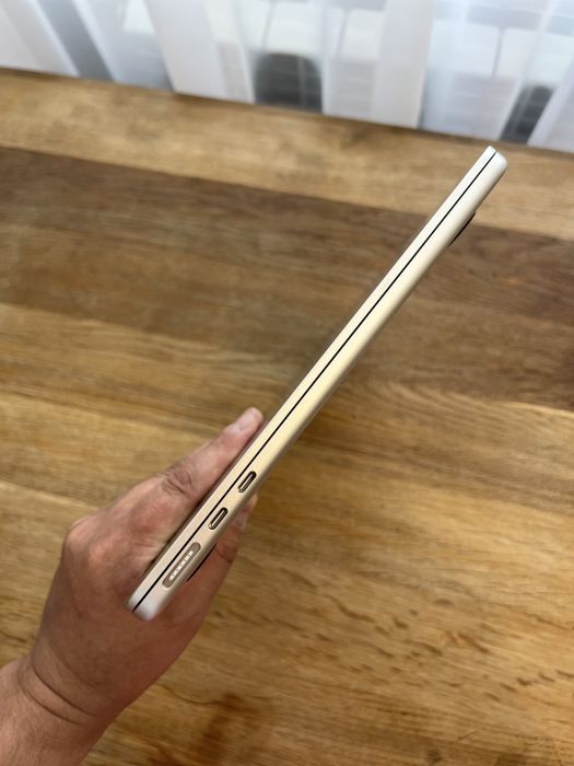 Macbook air 13  M3 2024 8/256  100% акумулятор,  ідеал