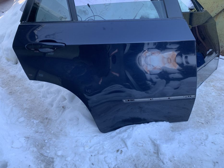 Двері BMW E 70 X5  код 0668 чорна дверька синя