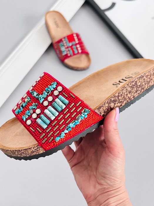 39 Sklep Nowe klapki damskie z koralikami 8097 red