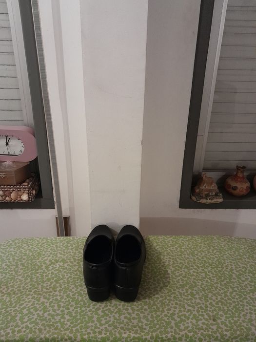 Vendo Sapatos de Senhora muito bonitos como novos