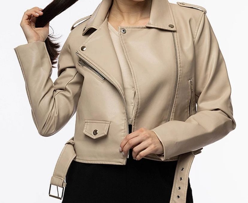 Жіноча шкіряна куртка