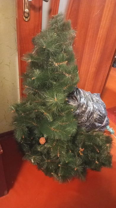 Продам искусственную ёлку 1,65м