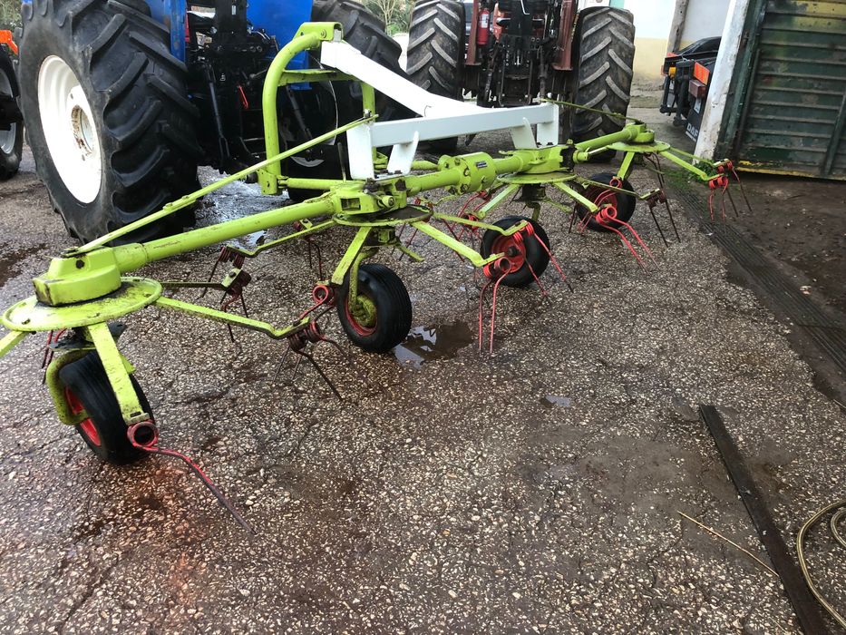 Espalhador de erva Claas