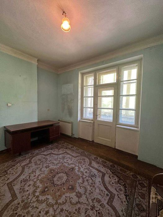Продам просторий АВСТРІЙСЬКИЙ ЛЮКС в центрі без комісії