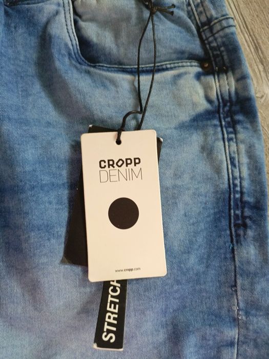 Sprzedam nowe szorty męskie Cropp