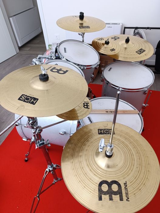 Pearl Export 22'' White Sparkle + 6 pratos + acessórios