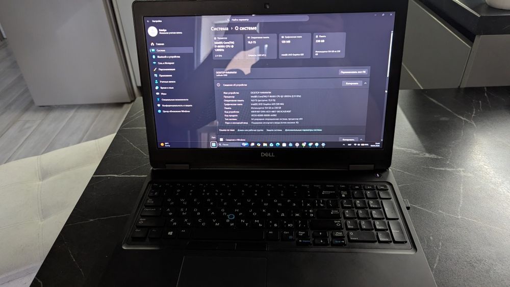 Ноутбук Dell Latitude 5590 i7-8650U сенсорний екран.