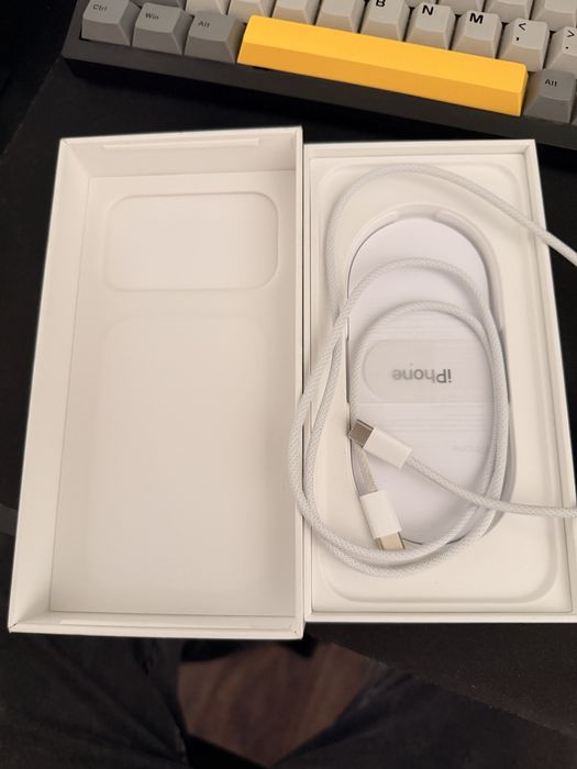 Iphone 17 pro max de 256gb com caixa!