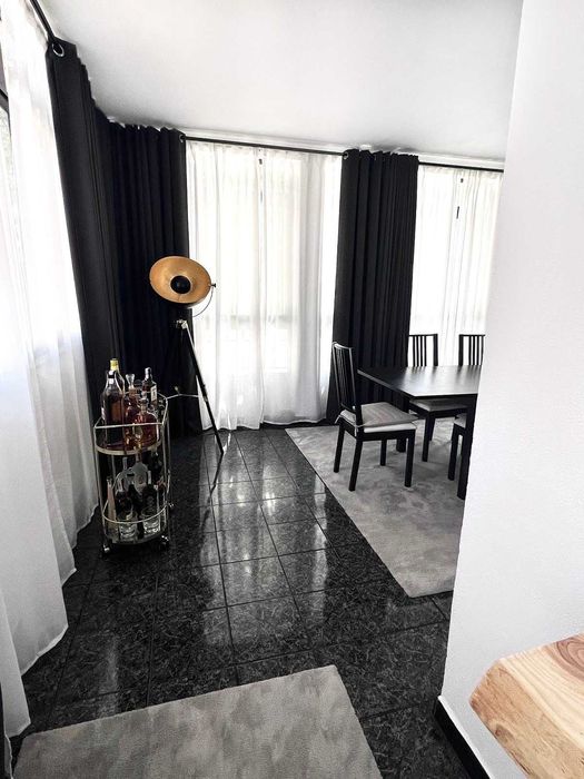 Apartamento T1+1 no Estoril, a poucos minutos da praia!