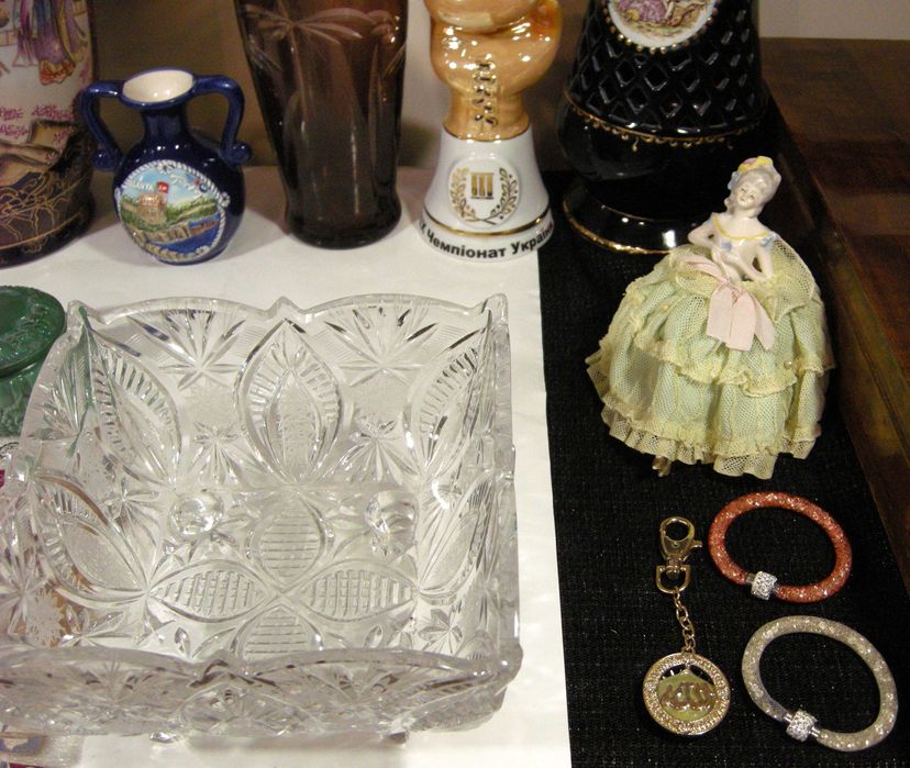 посуда статуэтки бижутерия калькулятор знаки набор письменный 1914года