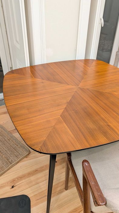 Mesa de jantar AREA em nogueira | Walnut dining table