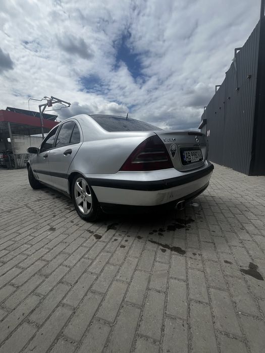 Мерседес 2,2дизель w203