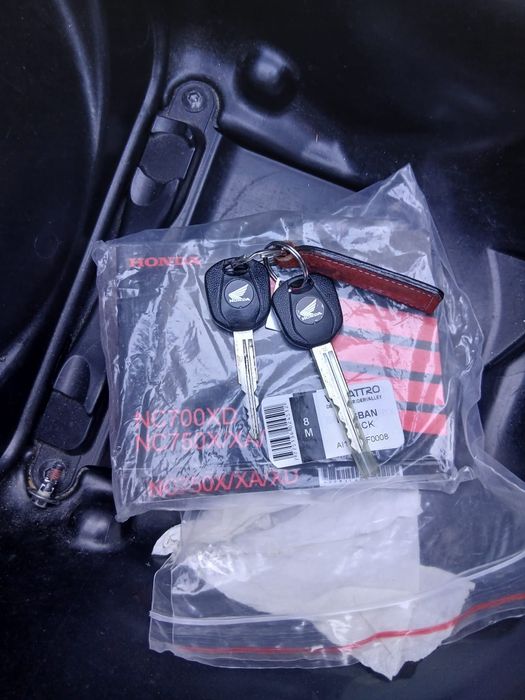 Honda NC750X de 2015 com 33 mil km, muito bom estado