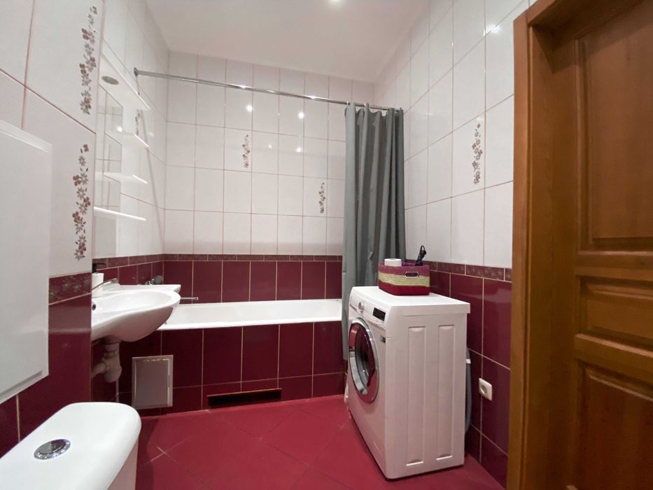 Чарівна, простора квартира в 2хв від МВЦ, Лівобережна