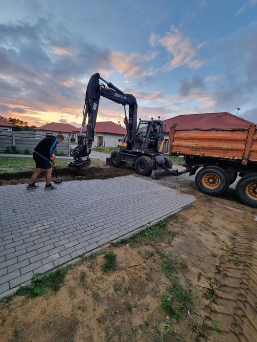 Usługi koparką usługi sprzętem budowlanym
