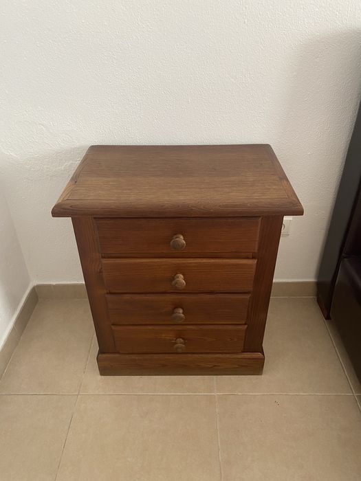 Mesa de Cabeceira