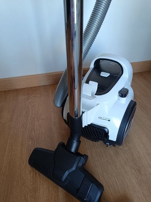 Aspirador sem Saco BOSCH BGS05A222 Série 2