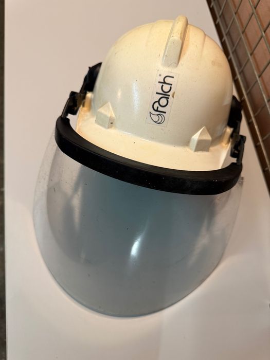 Przyłbica Falch ze słuchawkami