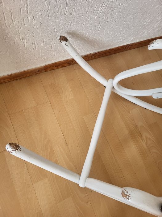 Duży biały fotel bujany bujak PRL połysk