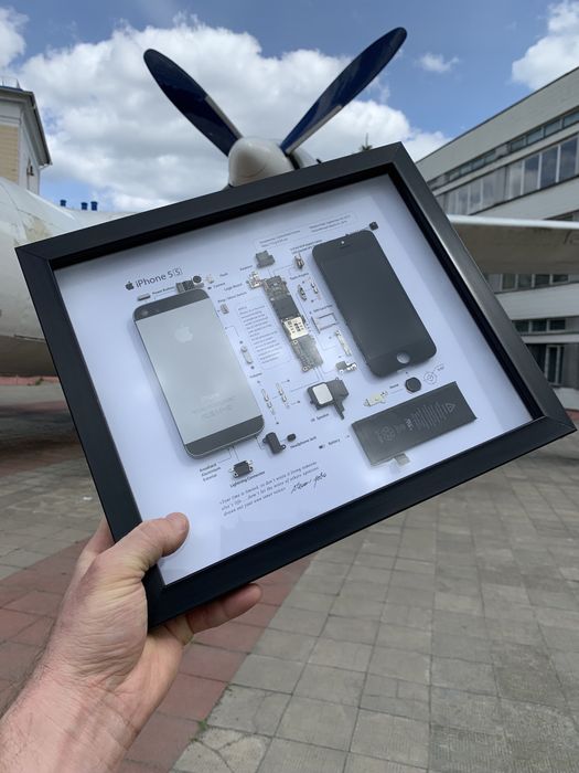 Картина на стіну iPhone XR у рамці