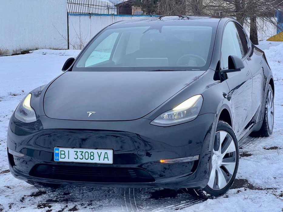 Tesla Model Y 2024
