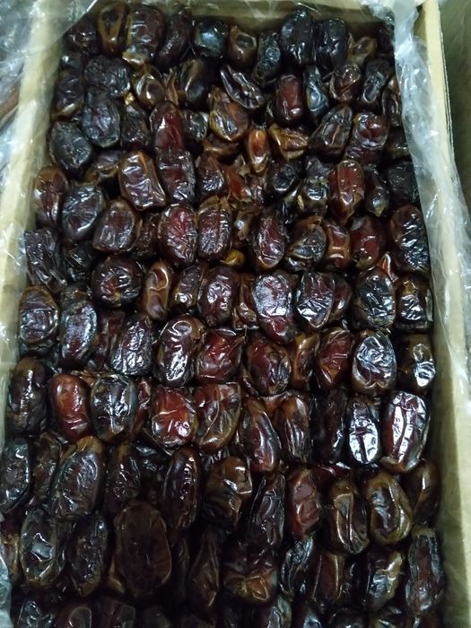 Финики с косточкой от 135 грн