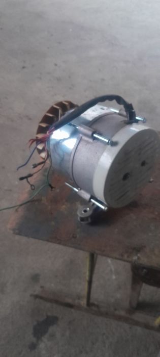 Генератор  бензигенератора