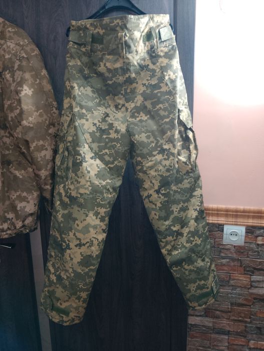 Продам зимовий костюм піксель