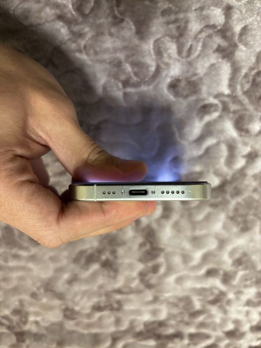 iPhone 15 pro 256 память 89% батарея