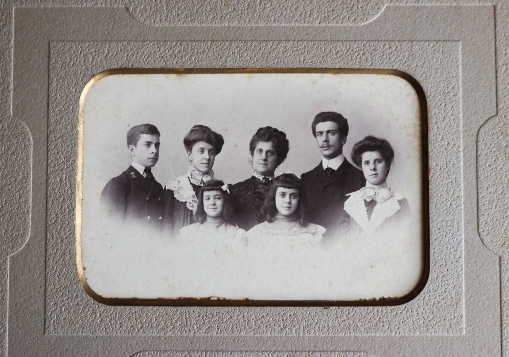 D Luísa Motta Ferreira Cardoso e 6 filhos 1904, miguelistas - fotografia
