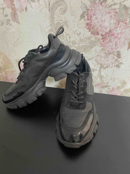 Черевики жіночі.