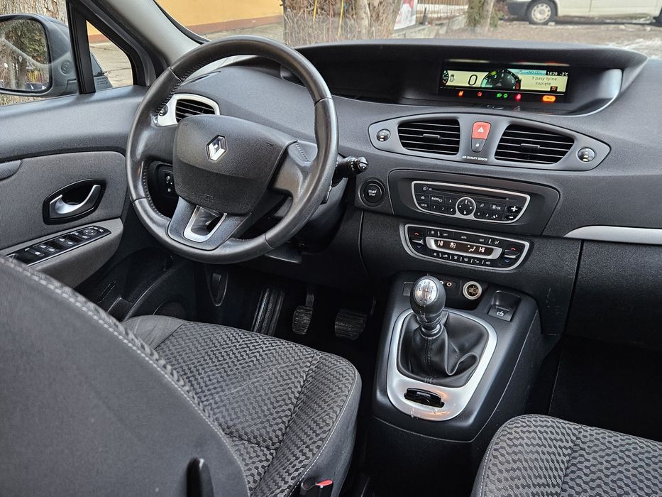 Renault Grand Scenik 2011r.