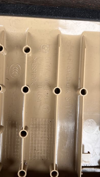 Пластік багажника оригінал 5147-5145899 BMW  x5 e70