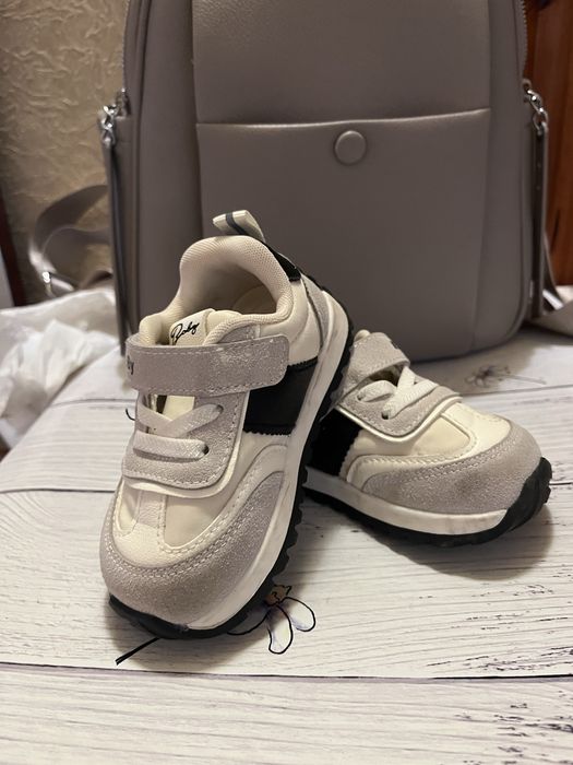 Детские кроссовки 22 размер