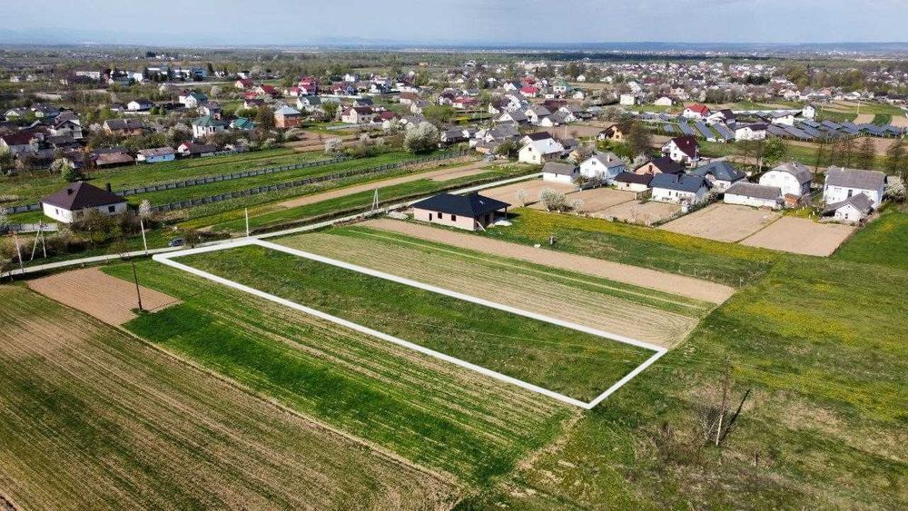 Продаж земельної ділянки Черніїв, 24 сот. с/г, світло, газ, новобудови