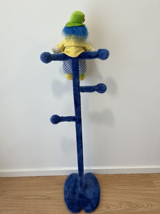 Cabide para quarto de criança com palhaço.