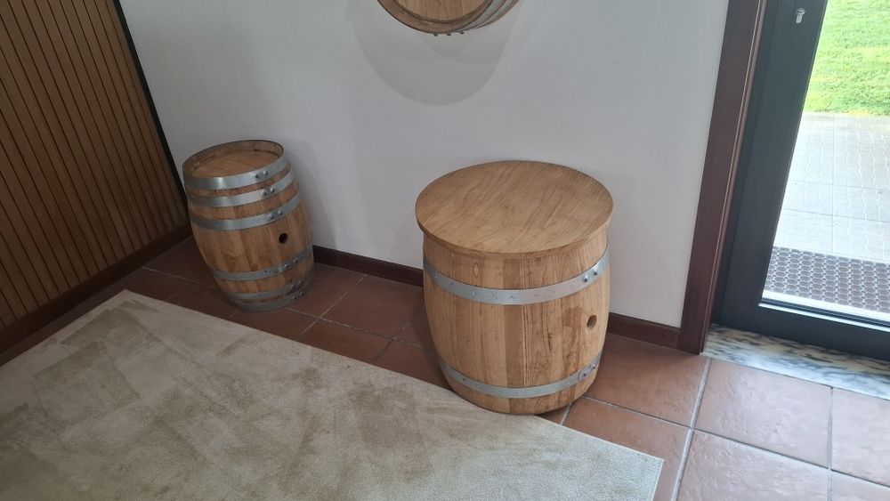 Conjunto de barris e bancos