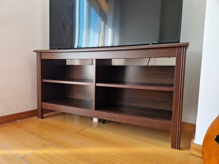 Movel televisão em bom estado