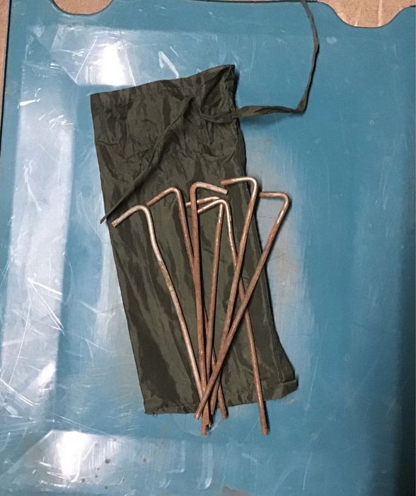 Колышки для палатки,  ,чехлы, стяжки для каримата